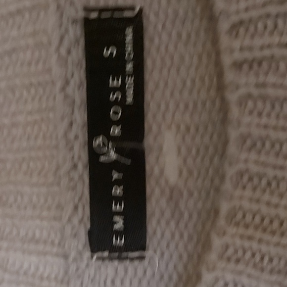 Emery Rose Heart Sweater/ NWOT/ Grey/ White/Gift/ Valentines Day/ Christmas - Picture 2 of 8